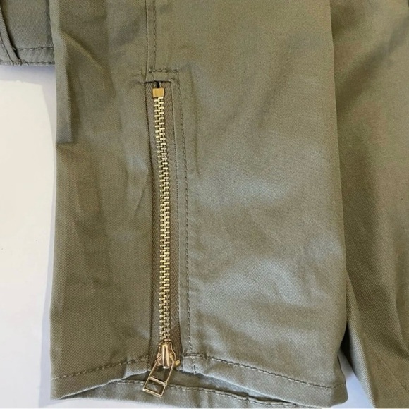 Women’s Green Ankle Cargo Pants - Picture 9 of 10